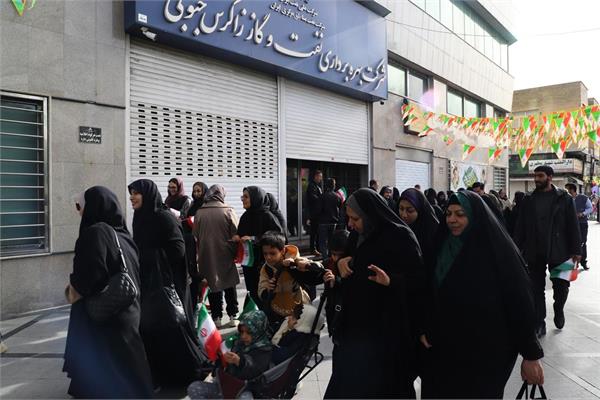 حضور کارکنان شرکت بهره‌برداری نفت و گاز زاگرس جنوبی در راهپیمایی ۲۲ بهمن 9