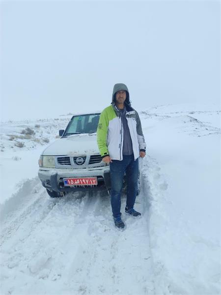 امدادرسانی به هموطنان در مسیرهای درگیر در برف توسط ترابری نفت و گاز شرق 4