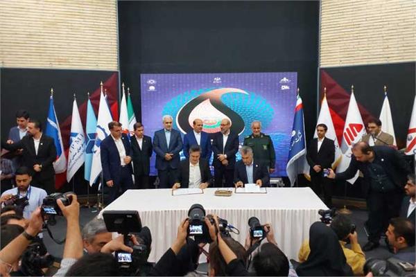 امضا ۳ قرارداد و تفاهم نامه توسعه میدان های گازی با نفت مناطق مرکزی ایران 5