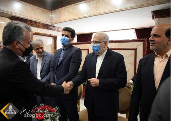 حضور مدیر عامل و مدیران ارشد شرکت نفت مناطق مرکزی ایران در دیدار نوروزی با وزیر نفت 12