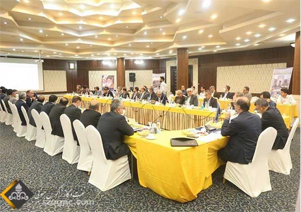 برگزاری نشست مدیر عامل شرکت نفت مناطق مرکزی ایران با مدیرعامل و مدیران نفت و گاز غرب 7