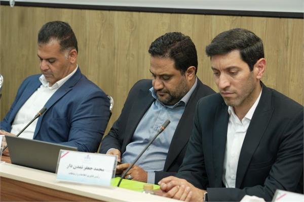 آیین معارفه و تکریم سرپرست جدید بهداشت ، ایمنی و محیط زیست نفت مناطق مرکزی ایران برگزار شد 19