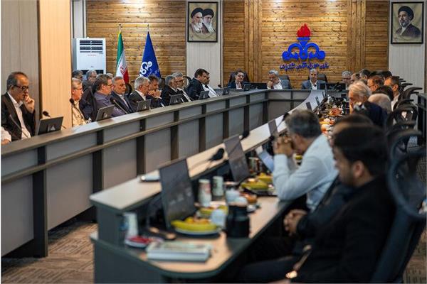 بازدید معاون وزیر نفت از پالایشگاه‌های آسیب‌دیده پارس جنوبی 2