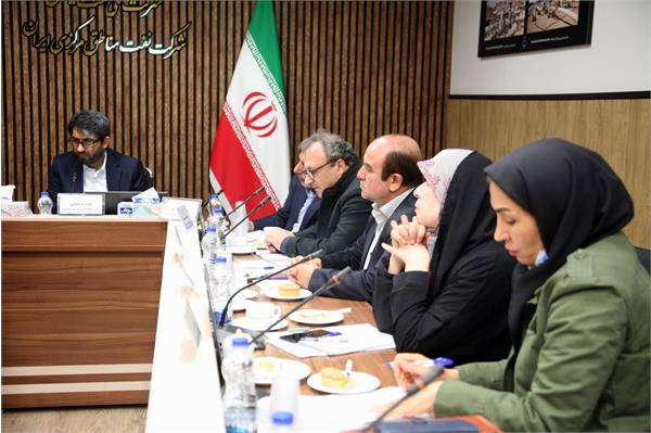 دیدار رئیس روابط عمومی شرکت ملی نفت ایران با کارکنان روابط عمومی شرکت نفت مناطق مرکزی ایران 15