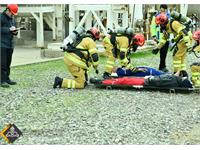 مانور آمادگی مقابله با نشت شدید گاز در منطقه عملیاتی خانگیران 7