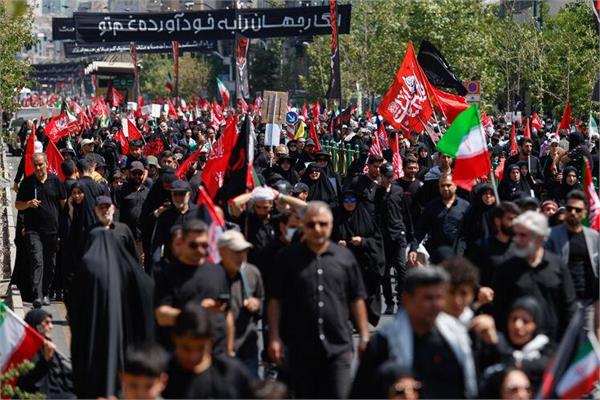 حضور وزیر نفت در مراسم تشییع آقای شهید ایران 1