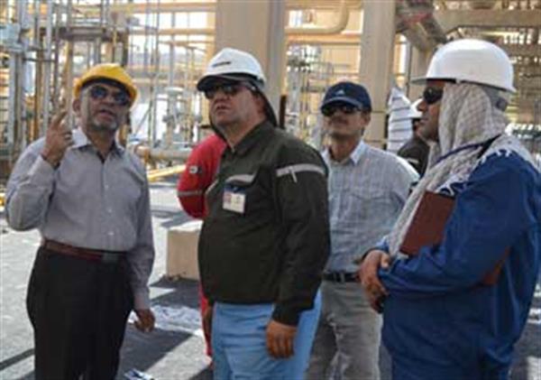 مدیر عامل و مدیر عملیات شرکت بهره برداری نفت و گاز زاگرس جنوبی از تعمیرات اساسی در منطقه عملیاتی آغار و دالان بازدید نمودند
