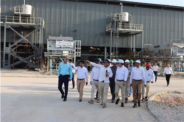 بازدید مدیر عامل شرکت نفت مناطق مرکزی ایران از ایستگاه تقویت فشار وراوی 8