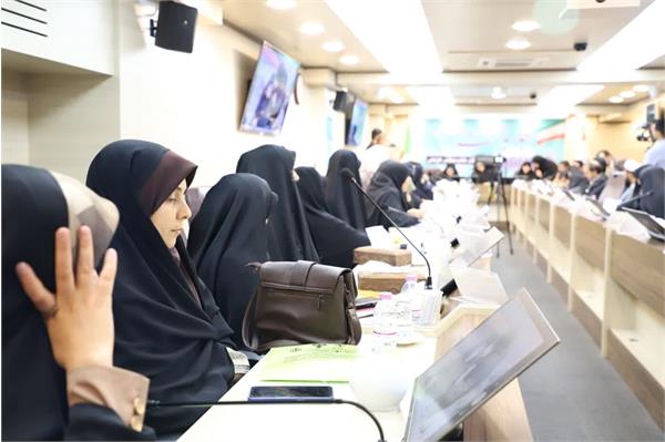 قدردانی معاون رئیس جمهور در امور زنان و خانواده از اقدامات سازنده شرکت نفت مناطق مرکزی ایران 5