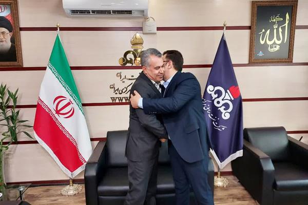 نشست با مهندس مهدی حیدری  با دکتر سید علی سجادیان 2