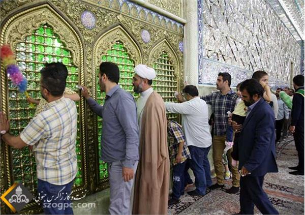 آیین غبارروبی ضریح حرم حضرت معصومه(س) توسط کارکنان شرکت نفت مناطق مرکزی ایران 6