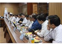 بازدید مدیرعامل نفت مرکزی از پروژه توسعه میدان گازی دی 24