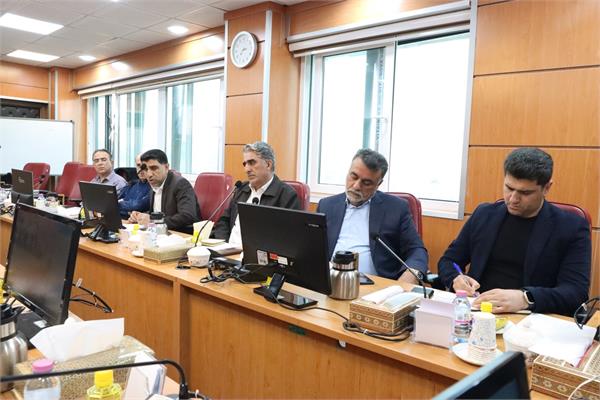جلسه ای با حضور مدیر عامل و روسای خدمات پشتیبانی مناطق عملیاتی 6