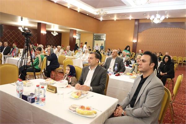 مراسم تجلیل از بازنشستگان با حضور کارکنان و همسران 21