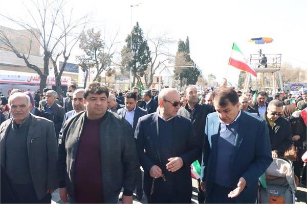 حضور کارکنان شرکت بهره‌برداری نفت و گاز زاگرس جنوبی در راهپیمایی ۲۲ بهمن 1403 13