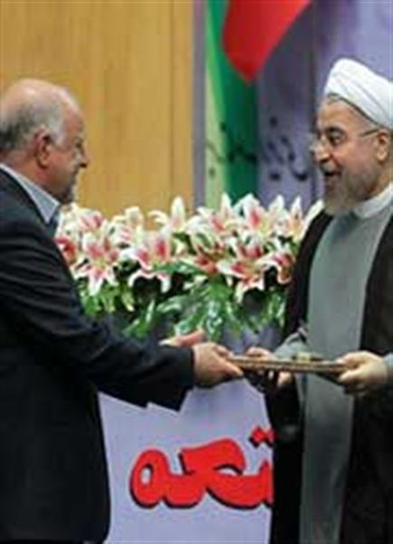 در جشنواره شهید رجایی انجام شد: تقدیر رئیس جمهوری از وزیر نفت