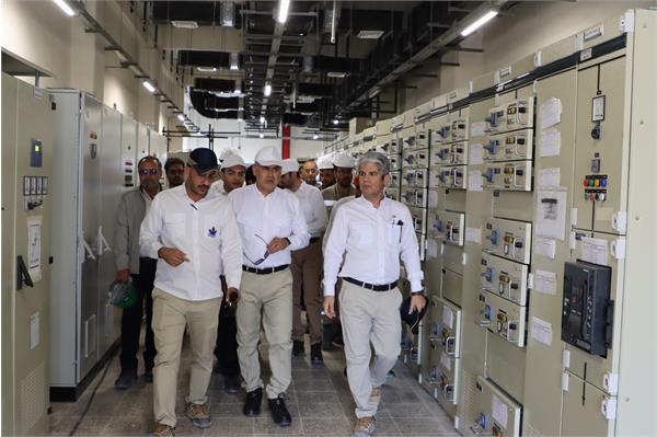 بازدید مدیر عامل شرکت نفت مناطق مرکزی ایران از ایستگاه تقویت فشار وراوی 22