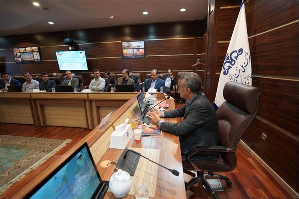 نخستین نشست مدیر عامل با مسئولین میان رده مدیریت های این شرکت نفت مناطق مرکزی ایران 20