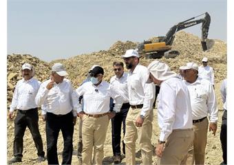 بازدید مدیرعامل نفت مناطق مرکزی ایران از میادین خارتنگ و خشت