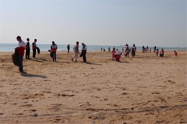 پاکسازی ساحل بندر دیر به مناسبت روز جهانی خاک 11