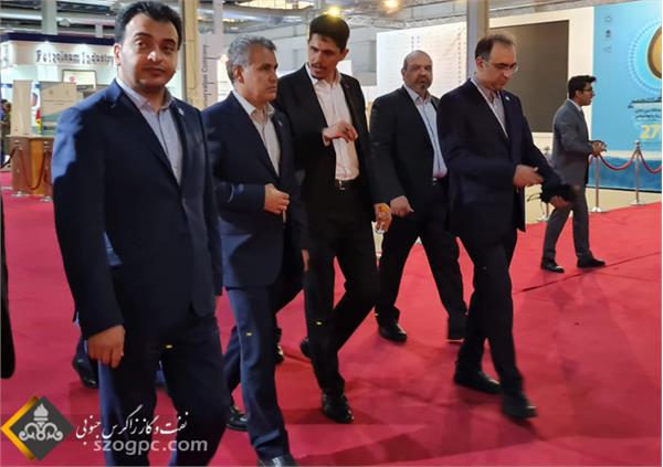 بازدید مدیرعامل نفت مناطق مرکزی ایران از غرفه های سازندگان تجهیزات در نمایشگاه نفت 9