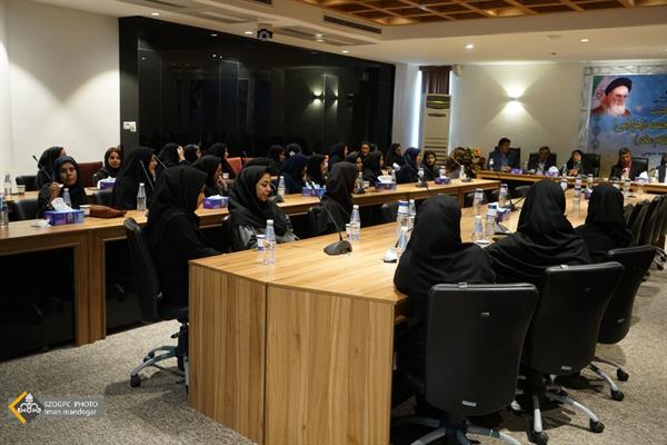 تجلیل از بانوان شاغل در شرکت بهره برداری نفت و گاز زاگرس جنوبی 5