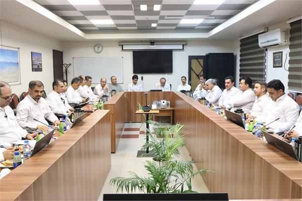 بازدید مدیر عامل از منطقه عملیاتی نار و کنگان 19