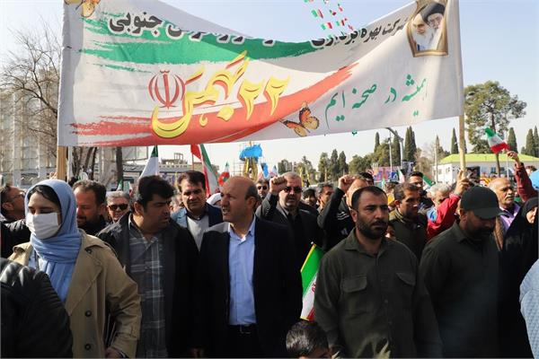 حضور کارکنان شرکت بهره‌برداری نفت و گاز زاگرس جنوبی در راهپیمایی ۲۲ بهمن 1