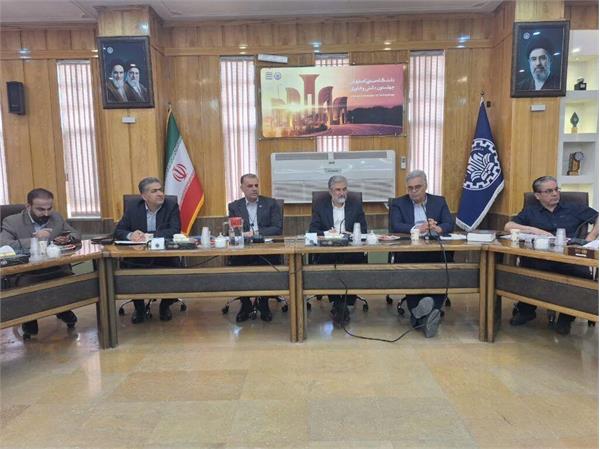 امضای تفاهم‌نامه همکاری مشترک میان شرکت بهره‌برداری نفت و گاز غرب و دانشگاه صنعتی اصفهان 3