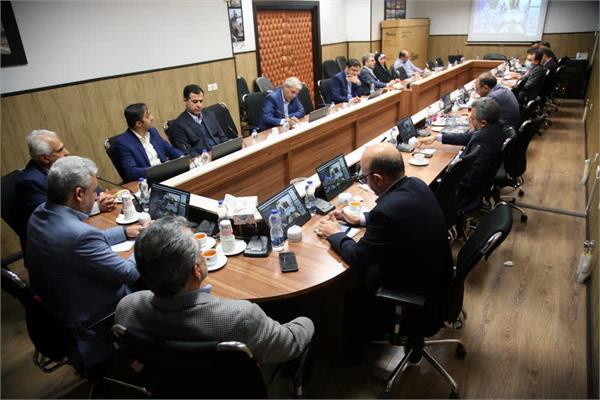 جلسه بررسی و ارائه راهکارهای حل مسائل مدیریت مالی شرکت نفت مناطق مرکزی ایران 9