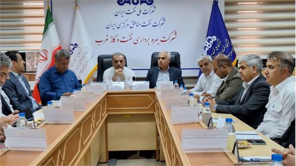 بازدید مدیرعامل شرکت نفت مناطق مرکزی ایران از ستاد شرکت بهره برداری نفت و گاز غرب 7