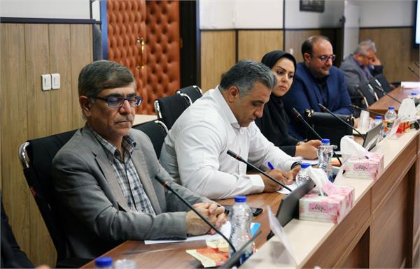 جلسه بازنگری سیستم مدیریت یکپارچه نفت مناطق مرکزی ایران 8