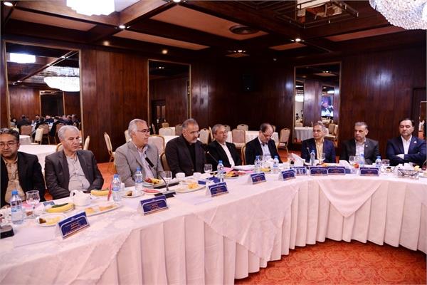 نخستین دوره آموزشی آشنایی با قوانین و مقررات رسیدگی به تخلفات اداری کارکنان 13