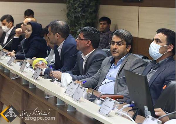 نشست صمیمی سرپرست شرکت زاگرس جنوبی با مدیران  و رؤسای ستادی و عملیاتی در سال جدید 4