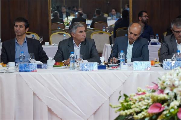 جلسه پیش بینی بهره دهی چاه های شرکت نفت مناطق مرکزی ایران / شرق 2