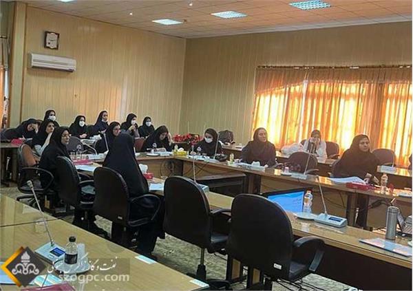 دوره آموزشی فشرده ویژه بانوان شاغل در شرکت نفت مناطق مرکزی ایران 4