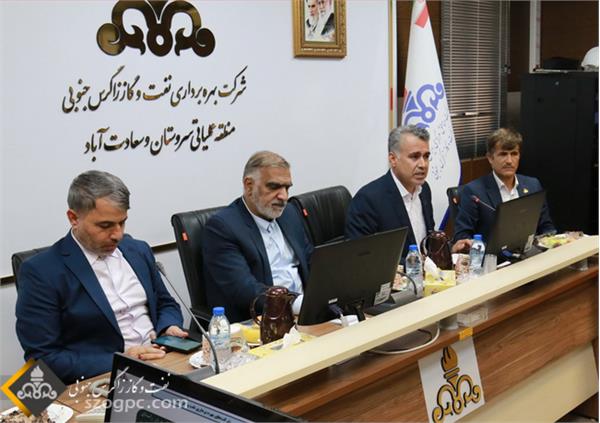 تقدیر عضو کمیسیون انرژی مجلس شورای اسلامی از نفت مناطق مرکزی ایران 7