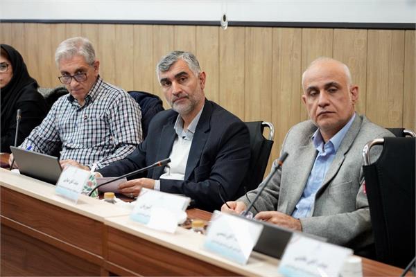 نشست آخرین وضعیت طرحهای اولویت دار شرکت نفت مناطق مرکزی 6