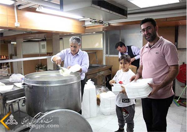 برگزاری مراسم عزاداری اربعین حسینی و برپایی ایستگاه صلواتی در ستاد نفت مرکزی 3