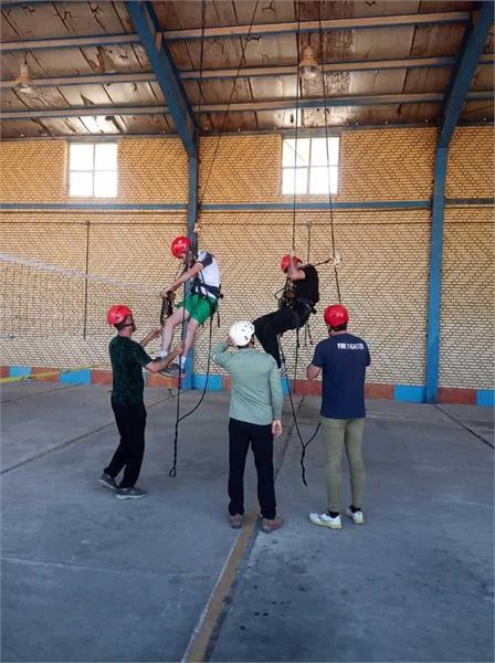 برگزاری دوره های آموزشی تخصصی امداد و نجات تخصصی آتش نشانان در شرکت زاگرس جنوبی 1