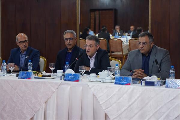 جلسه پیش بینی بهره دهی چاه های شرکت نفت مناطق مرکزی ایران / شرق 18