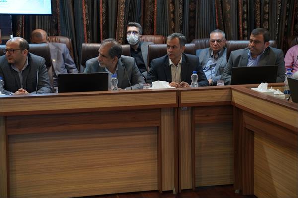 نخستین نشست مدیر عامل با مسئولین میان رده مدیریت های این شرکت نفت مناطق مرکزی ایران 6