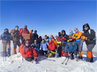 صعود مشترک کوهنوردان نفت مناطق مرکزی ایران و شرکت های تابعه به قله دالاخانی 2