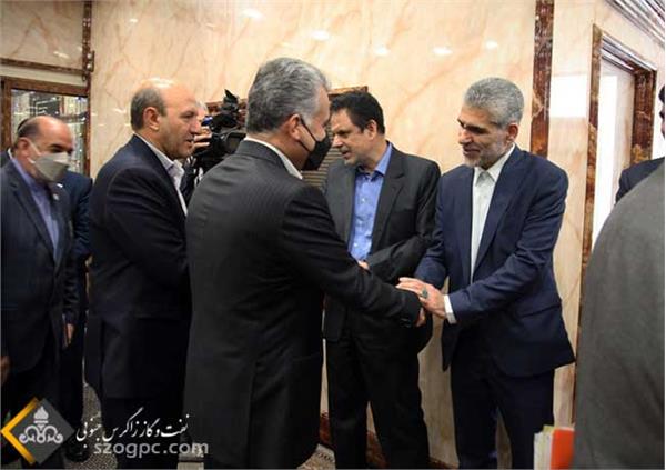 حضور مدیر عامل و مدیران ارشد شرکت نفت مناطق مرکزی ایران در دیدار نوروزی با وزیر نفت 3
