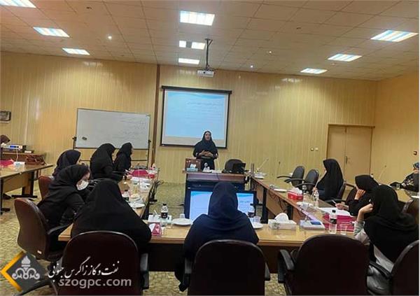 دوره آموزشی فشرده ویژه بانوان شاغل در شرکت نفت مناطق مرکزی ایران 2
