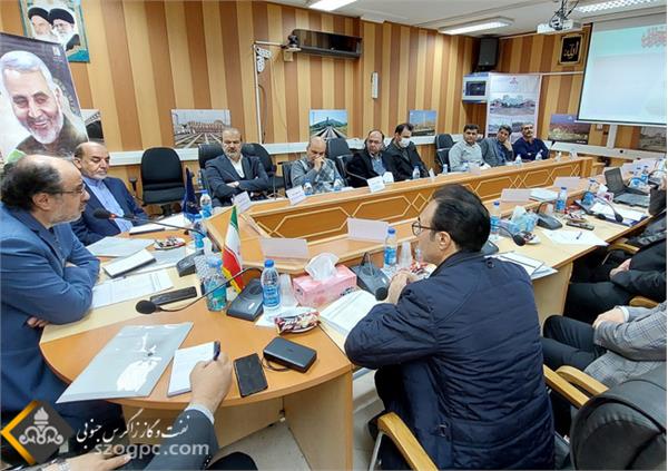 برگزاری اولین نشست تخصصی چالش های حوزه بهداشت و درمان شرکت نفت مناطق مرکزی ایران 6