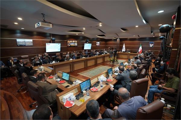 نخستین نشست مدیر عامل با مسئولین میان رده مدیریت های این شرکت نفت مناطق مرکزی ایران 19