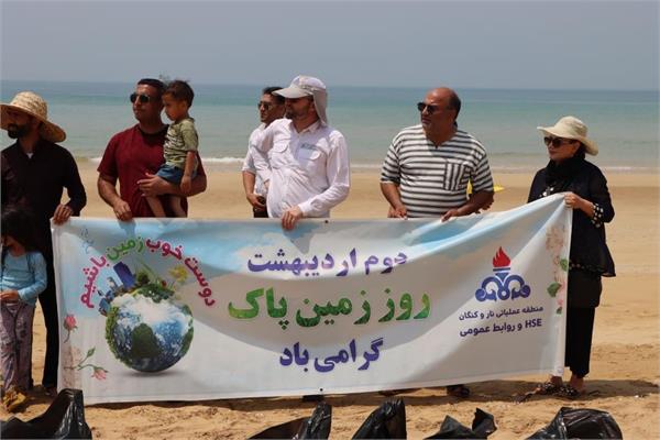 پاکسازی ساحل خلیج همیشه فارس توسط کارکنان منطقه عملیاتی نار و کنگان 4