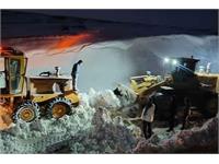 امدادرسانی به هموطنان در مسیرهای درگیر در برف توسط ترابری نفت و گاز شرق