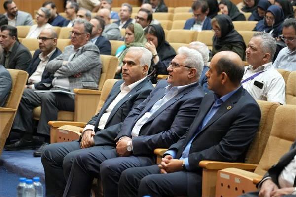 دومین روز بازدید مدیر عامل از بیست و نهمین نمایشگاه صنعت نفت 8